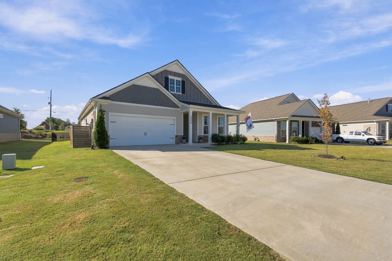 2240 Quinn Dr, White House, TN 37188