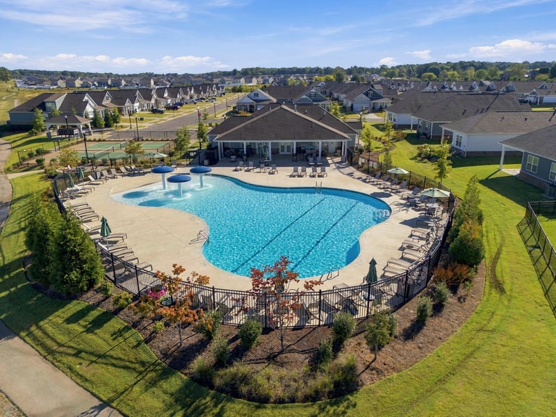 2240 Quinn Dr, White House, TN 37188