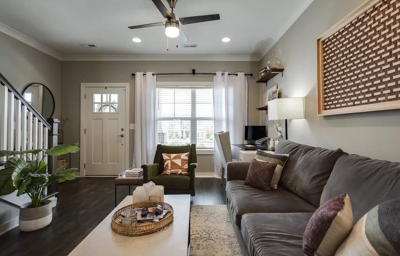 975 Ashland Place Dr, Nashville, TN 37218
