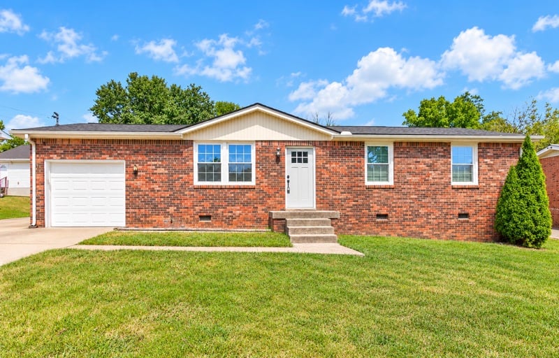 109 S Valley Rd, Hendersonville, TN 37075