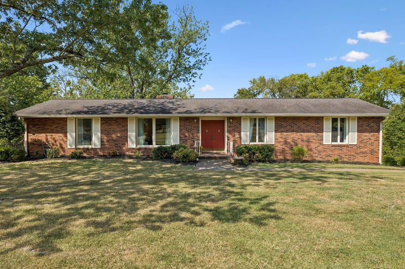 105 Stuart Dr, Hendersonville, TN 37075