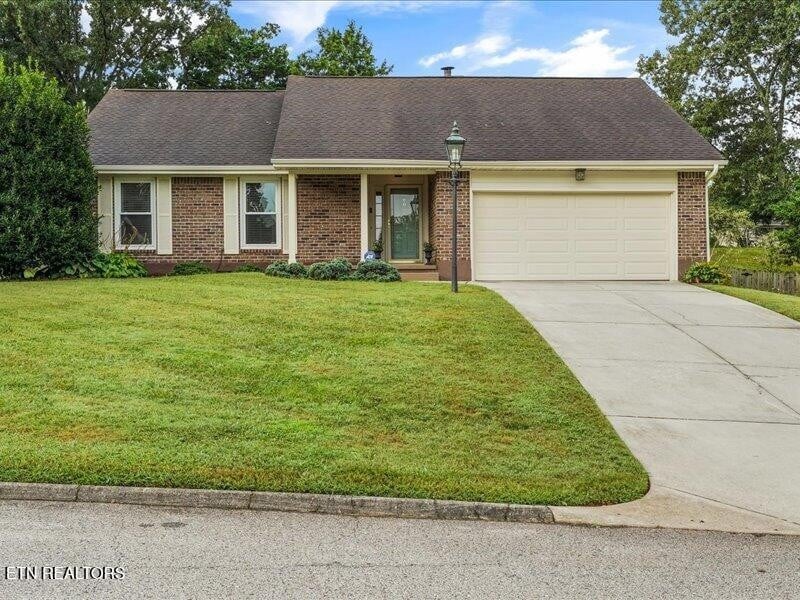 1624 Clear Brook Dr, Knoxville, TN 37922