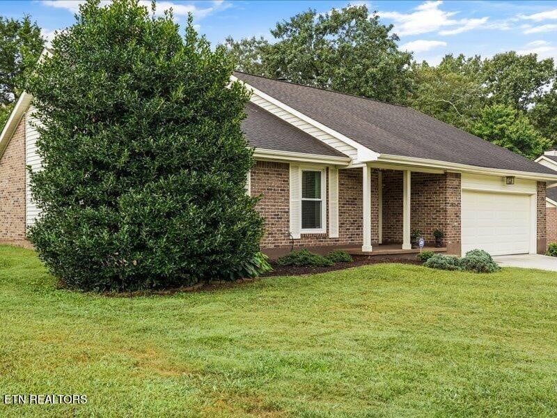 1624 Clear Brook Dr, Knoxville, TN 37922