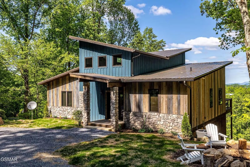 2511 Cove Mountain Ln, Sevierville, TN 37862