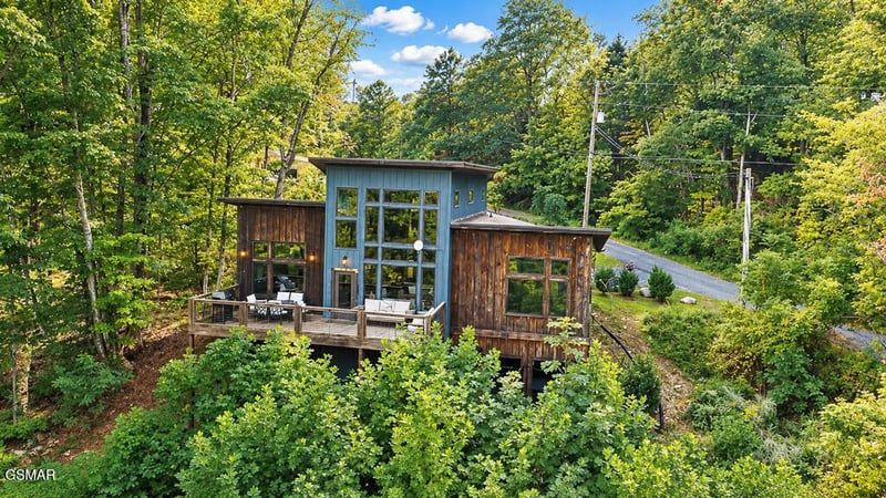 2511 Cove Mountain Ln, Sevierville, TN 37862