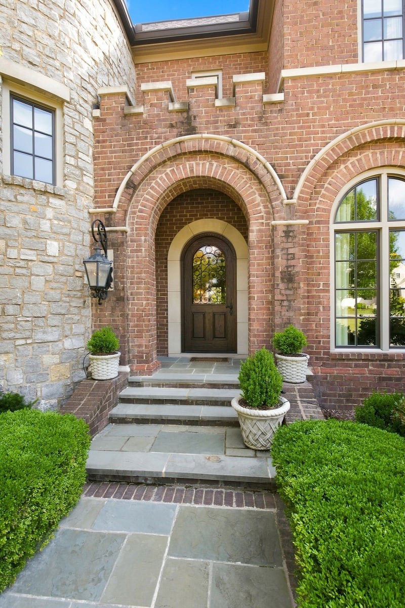 11 Middleton Park Ln, Nashville, TN 37215