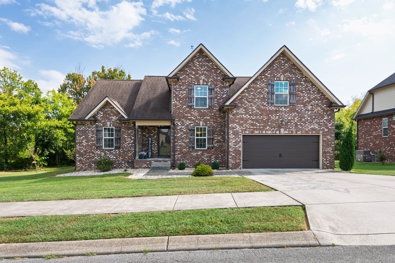 202 Hickory Pointe Dr, Lebanon, TN 37087