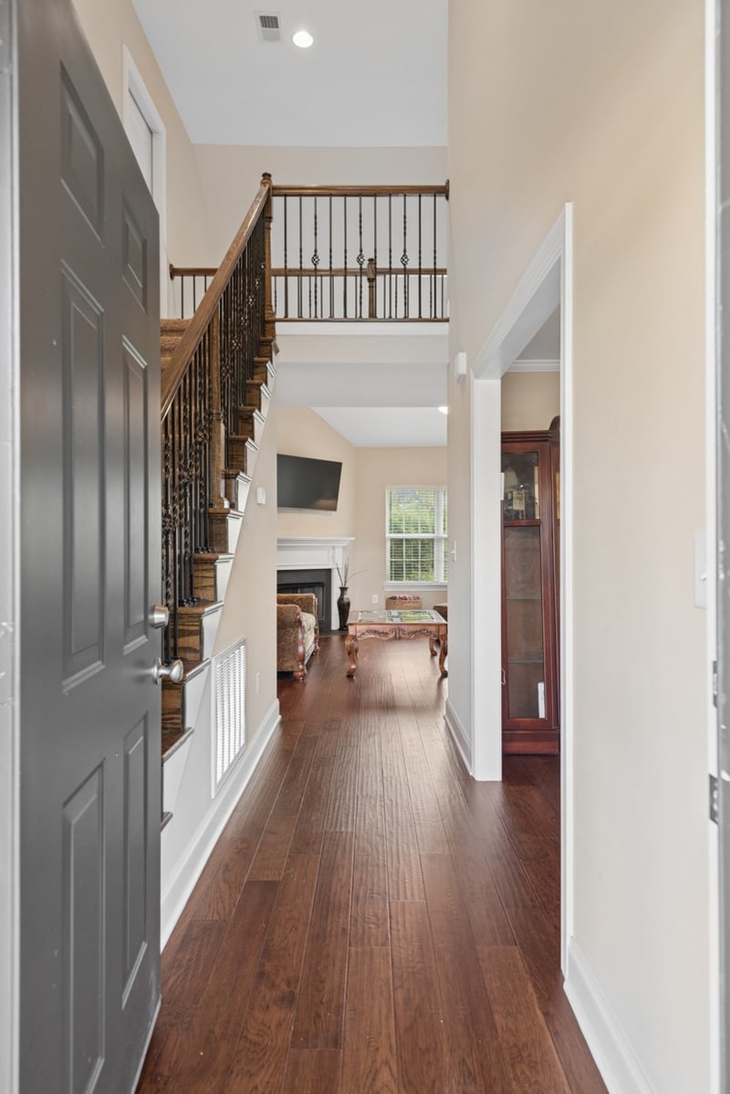 202 Hickory Pointe Dr, Lebanon, TN 37087