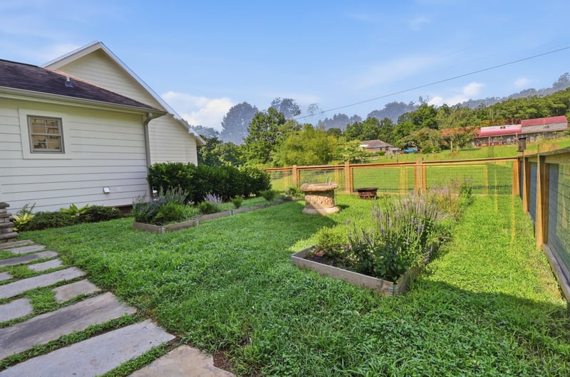 712 Highway 48 S, Dickson, TN 37055