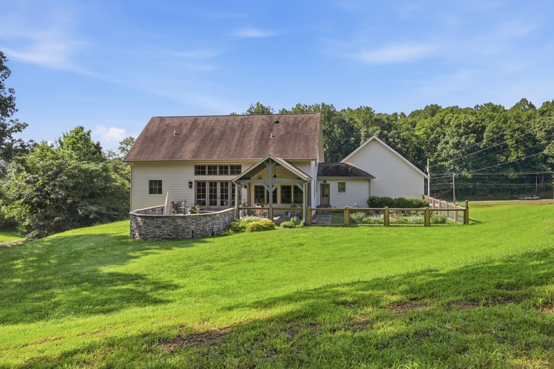 712 Highway 48 S, Dickson, TN 37055