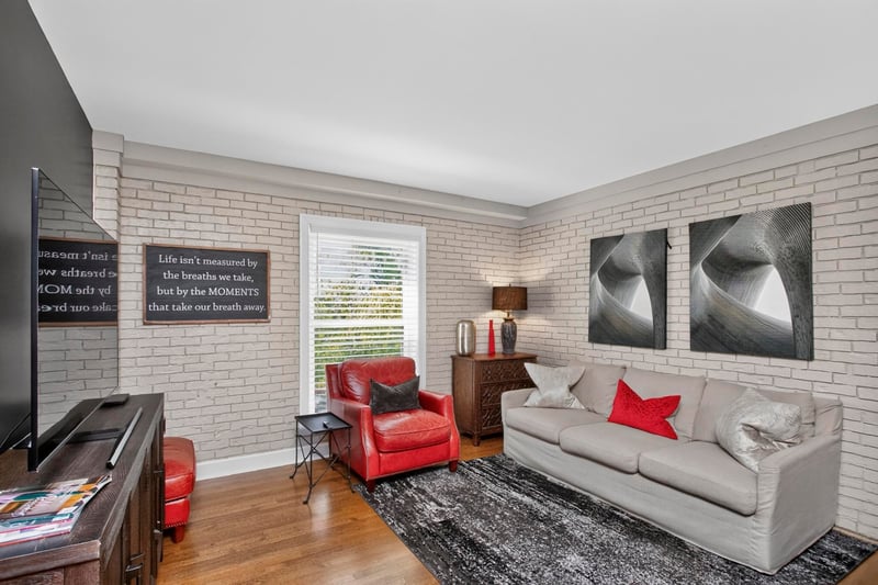 11 Music Sq E #201, Nashville, TN 37203