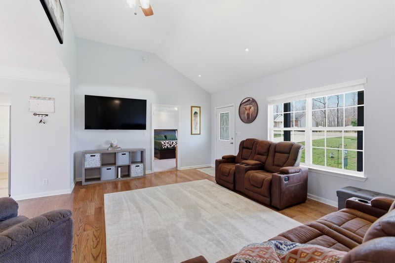 3080 Bowker Rd, Charlotte, TN 37036