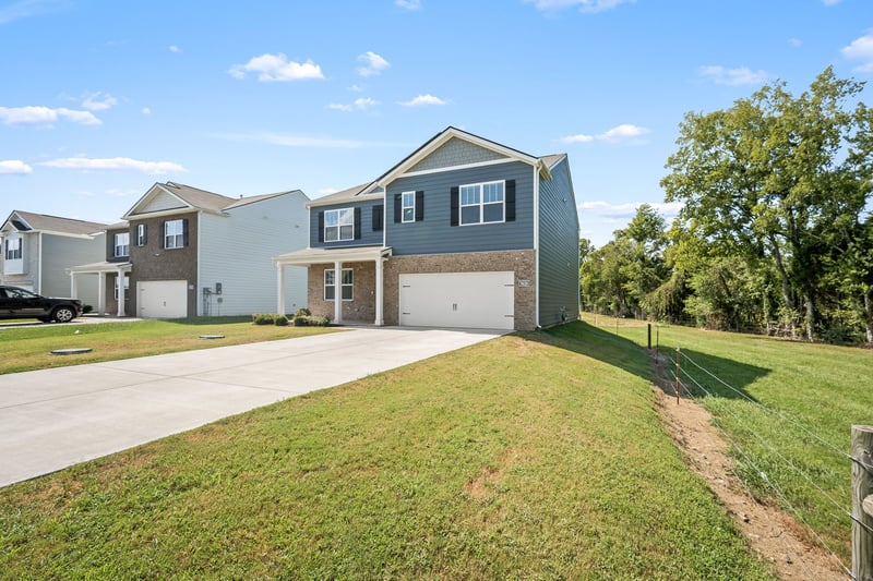 9039 Copenhagen Dr, Murfreesboro, TN 37129