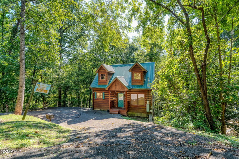 2408 Balsam Cir, Sevierville, TN 37876