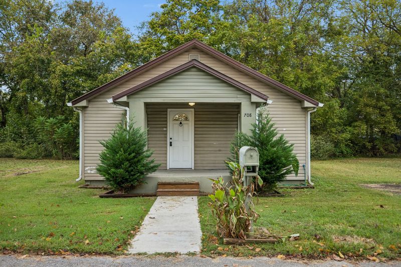 708 Gray St, Mount Pleasant, TN 38474