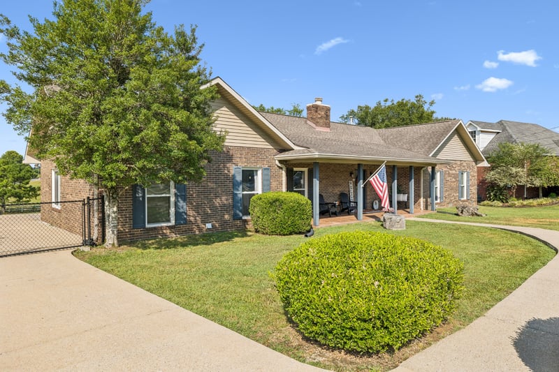 1121 Lakes Edge Dr, Murfreesboro, TN 37130