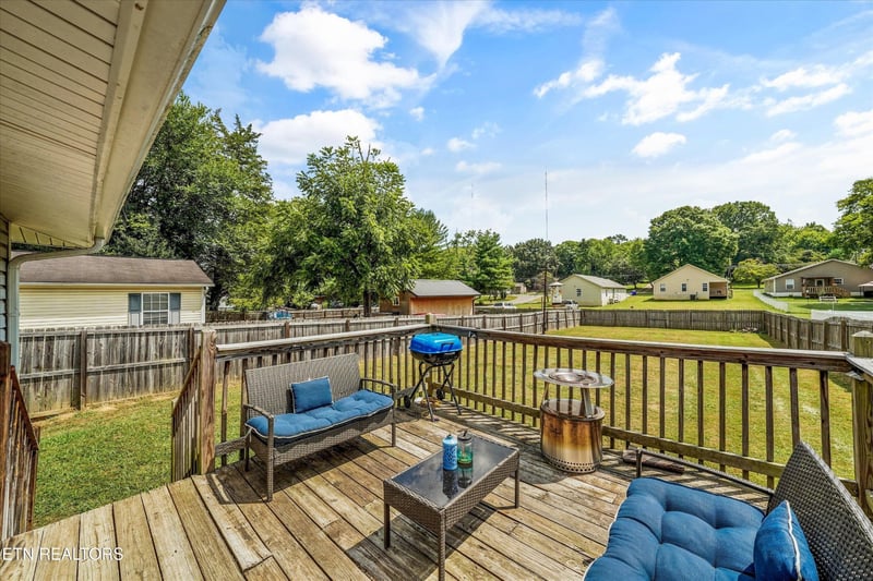 616 Mitchell Dr, Knoxville, TN 37912