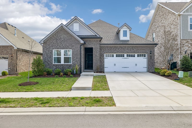 375 Triple Crown Cir, Gallatin, TN 37066