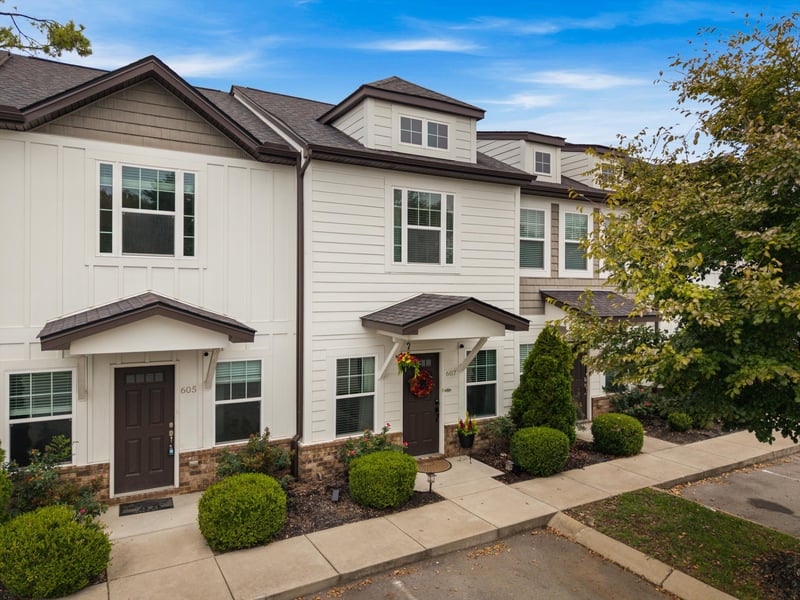 607 Bristol Creek Dr, Nashville, TN 37221