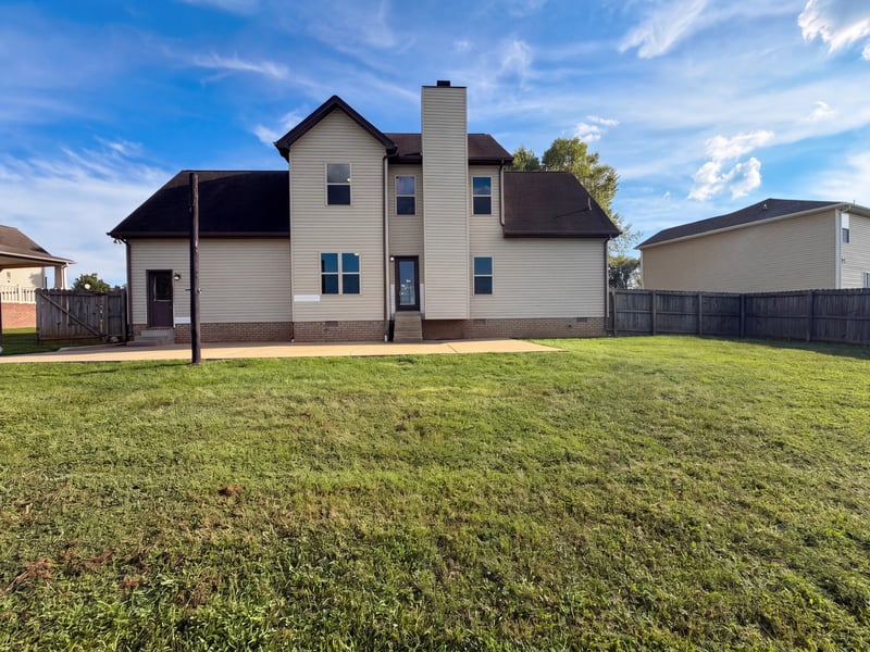 308 W Winterberry Trl, White House, TN 37188