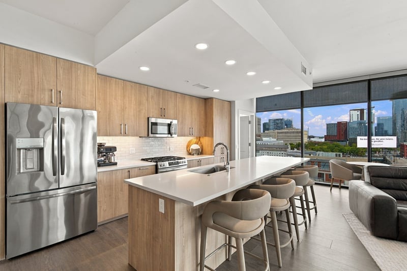 1212 Demonbreun St #715, Nashville, TN 37203