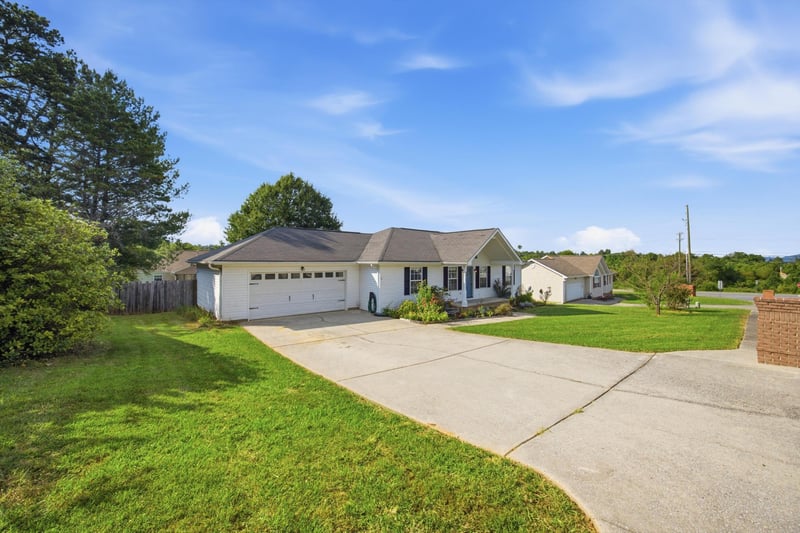 50 Chestnut Ridge Rd, Ringgold, GA 30736