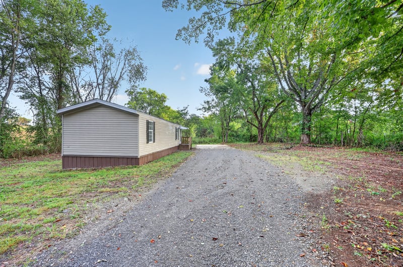 310 Carter Ln, Castalian Springs, TN 37031