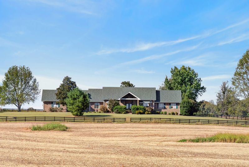 3901 Dortch Rd, Adams, TN 37010