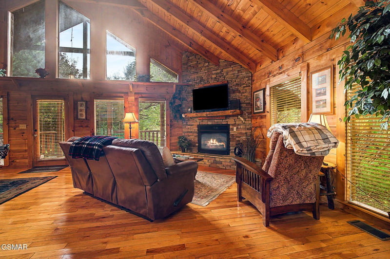 3022 Hatcher Mountain Rd, Sevierville, TN 37862