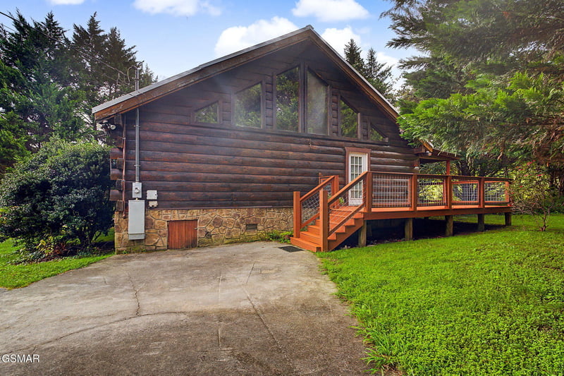 3022 Hatcher Mountain Rd, Sevierville, TN 37862