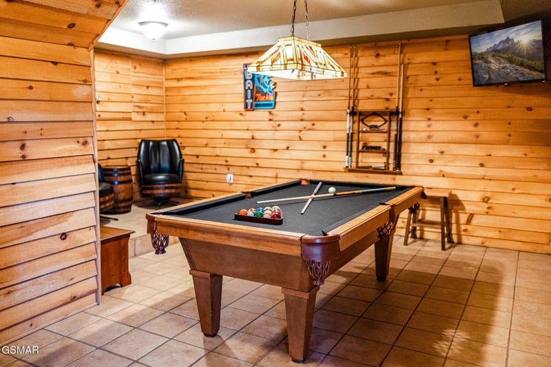 1655 S Mountain View Rd, Sevierville, TN 37876