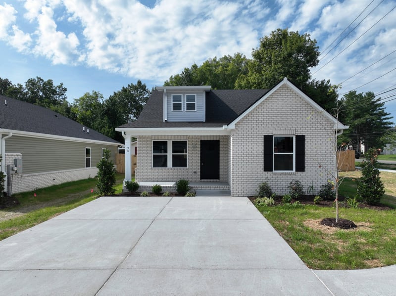 90 Donna Dr, Hendersonville, TN 37075