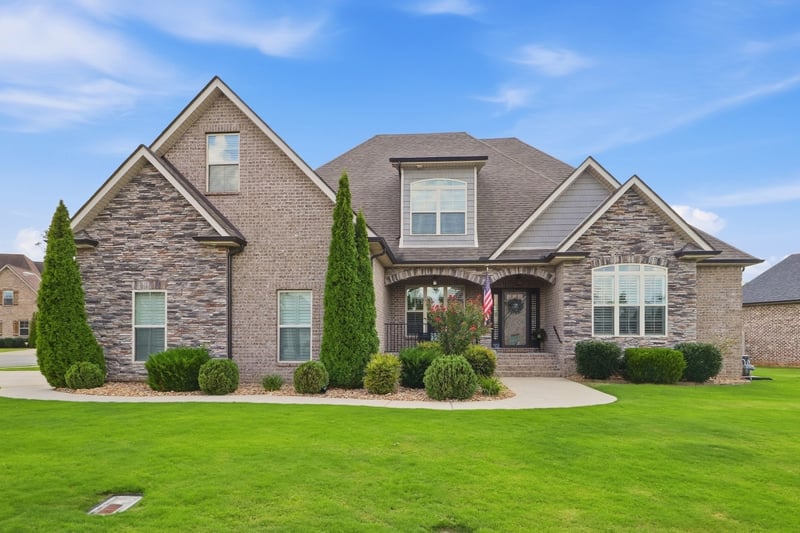 2328 Lionheart Dr, Murfreesboro, TN 37130