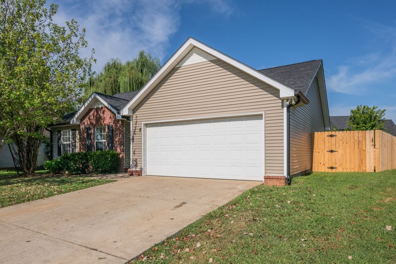 1328 Macduff Dr, Murfreesboro, TN 37128