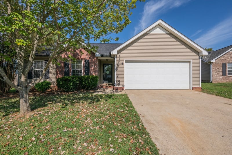 1328 Macduff Dr, Murfreesboro, TN 37128