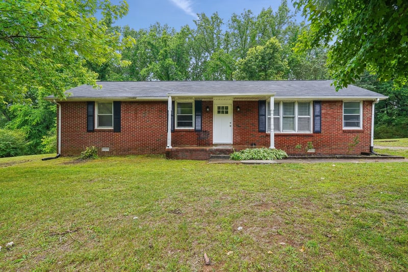 744 Scoutview Rd, Ashland City, TN 37015