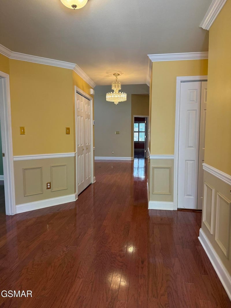 1035 Fine Glen Dr, Sevierville, TN 37862