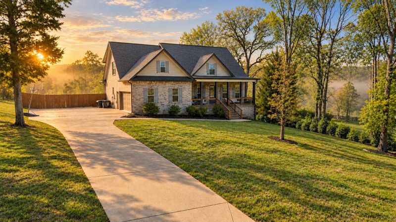 111 Amelia Dr, Bon Aqua, TN 37025