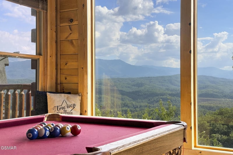 2310 Top Of The World Dr, Sevierville, TN 37876
