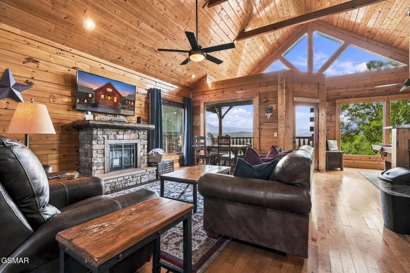2310 Top Of The World Dr, Sevierville, TN 37876