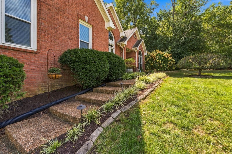 8207 Poplar Creek Rd, Nashville, TN 37221