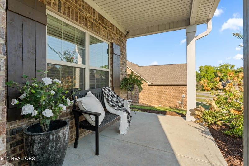 186 Dynasty Dr, Lenoir City, TN 37771