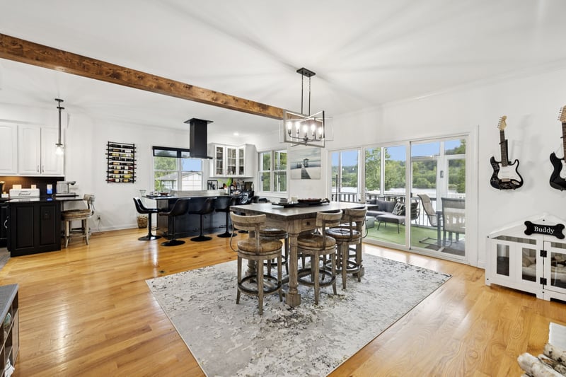 1001 Cumberland Dr, Chapmansboro, TN 37035