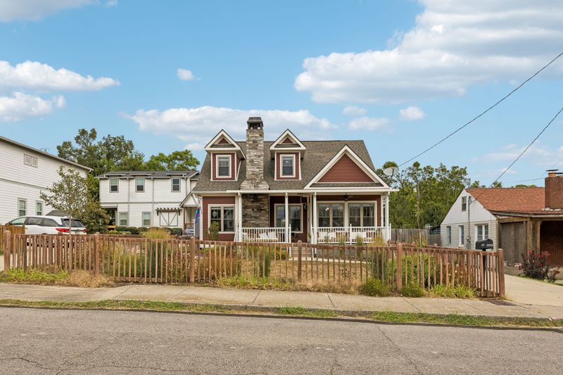 1073 Zophi St, Nashville, TN 37216
