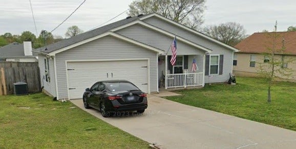 325 Lake Forest Dr, La Vergne, TN 37086