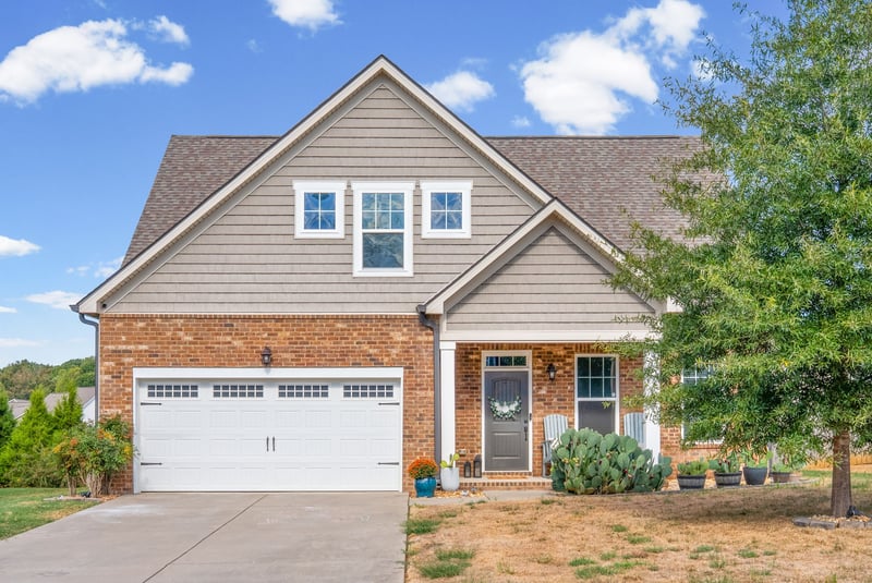 402 Barbaro Ct, Burns, TN 37029