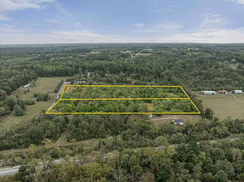 23012 Running Meadows Rd, Portland, TN 37148