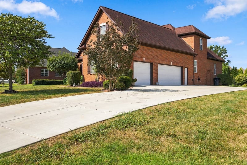 1311 Heather Pl, Murfreesboro, TN 37128