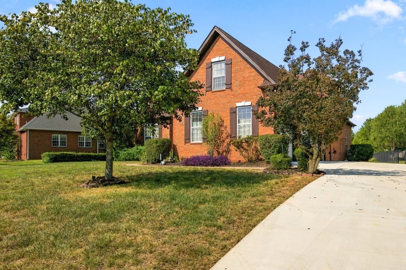 1311 Heather Pl, Murfreesboro, TN 37128