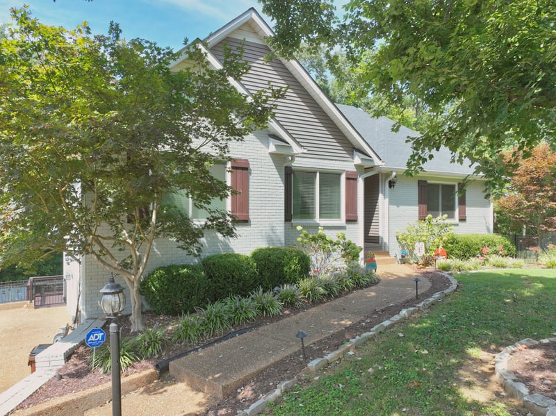 307 Dorris Ct, Hendersonville, TN 37075